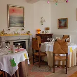 La Maison D'antan Hotel
